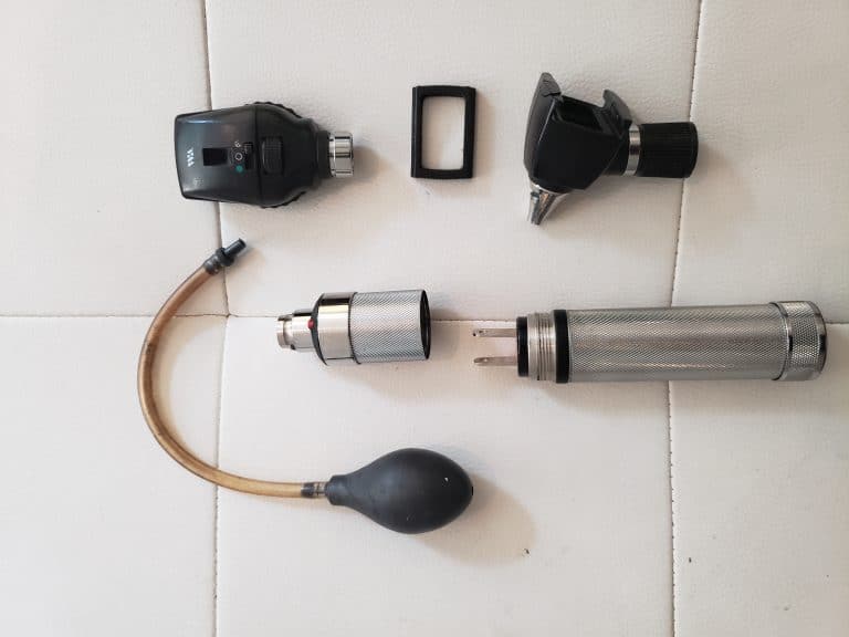 Welch Allyn 97121 3.5v Diagnostic Set with NiCd Handle - Standard Ophthalmoscope, Pneumatic Otoscope - Image 2